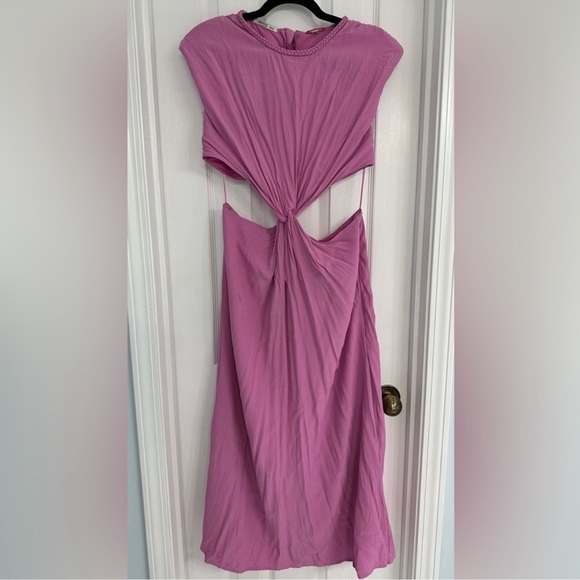 Scotch & Soda
Draped Midi Dress - Picture 3 of 6